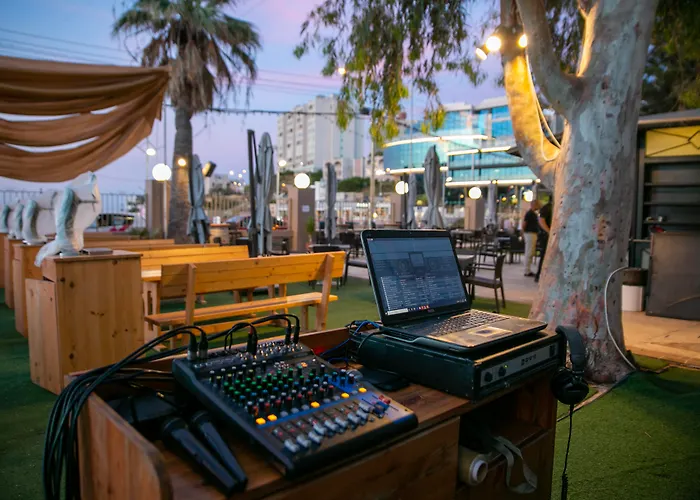 Beach Garden Hotel